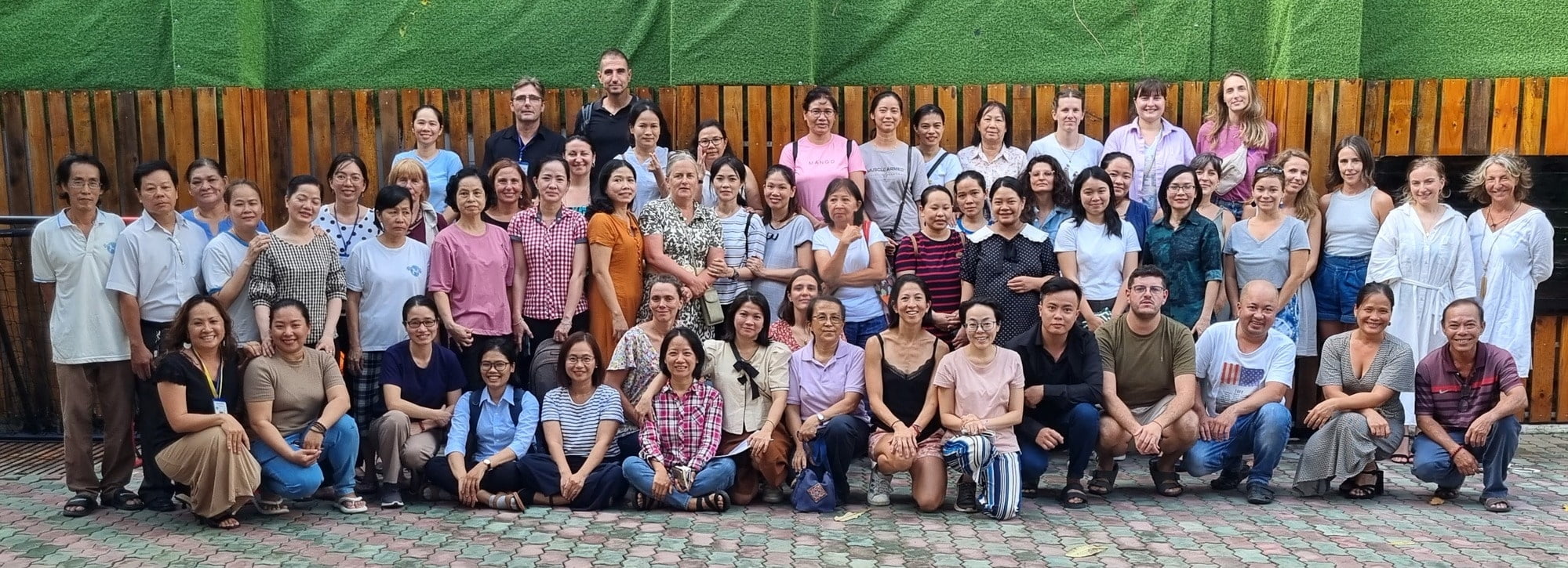 L'equipe boule et billes ecole francaise au vietnam les professeurs les employes la direction