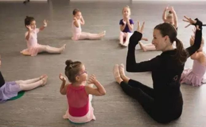 Ballet, activité extra-scolaire à l'école Boule et Billes