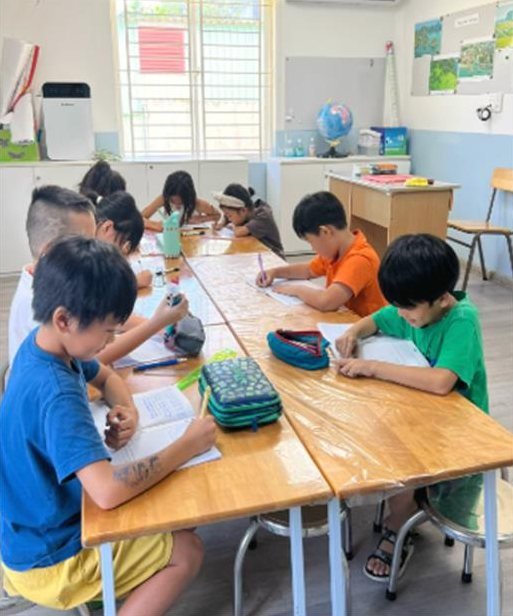 Aide aux devoirs, activité extra-scolaire à l'école Boule et Billes