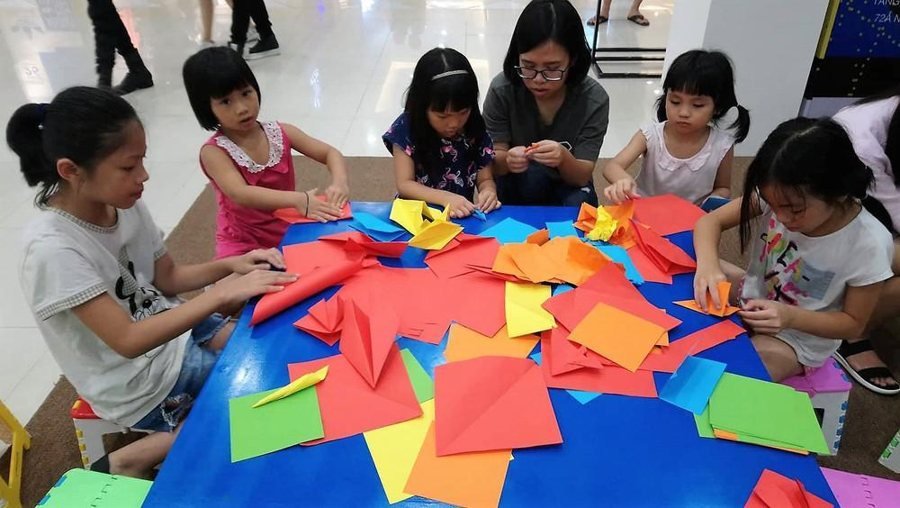 Origami, activité extra-scolaire à l'école Boule et Billes