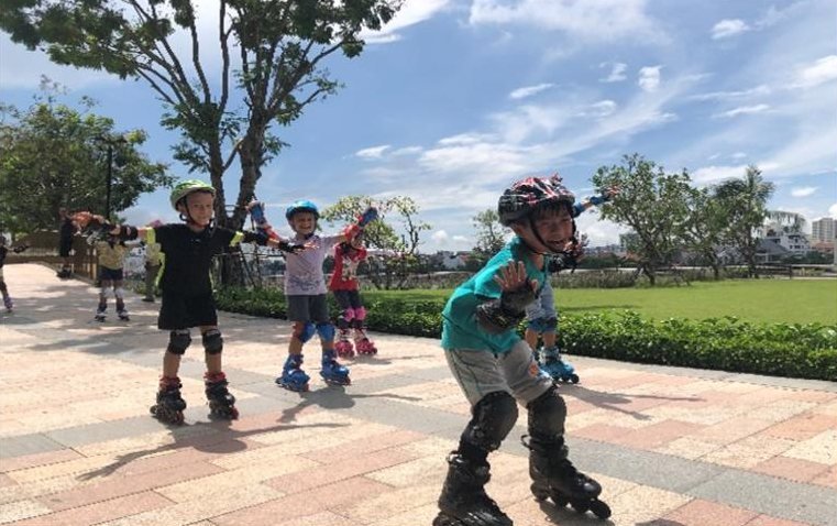 Roller, activité extra-scolaire à l'école Boule et Billes