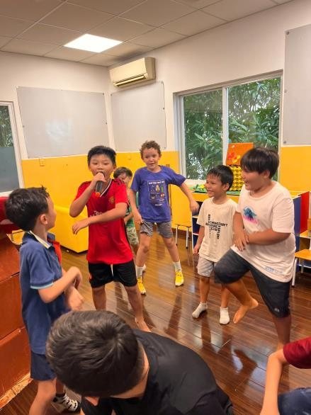 Théâtre d'improvisation, activité extra-scolaire à l'école Boule et Billes