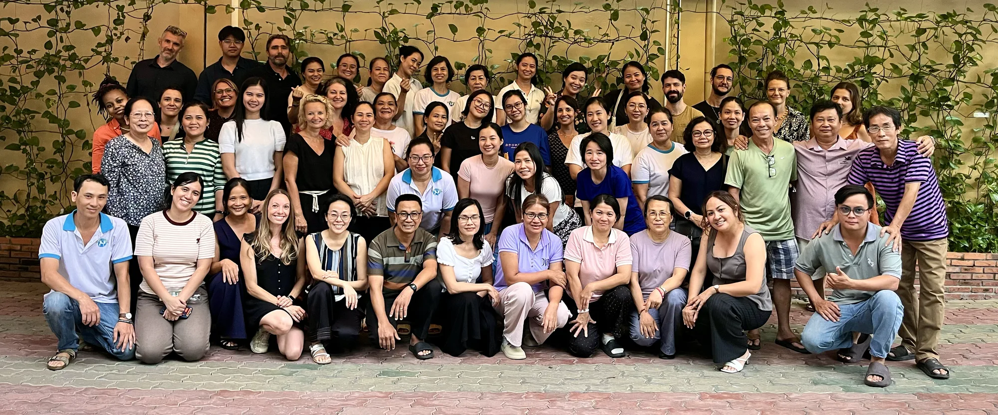 Đội ngũ Trường Quốc tế Pháp Boule & Billes tề tựu đầu năm học 2026-2027: giáo viên, trợ giảng, nhân viên và ban giám hiệu